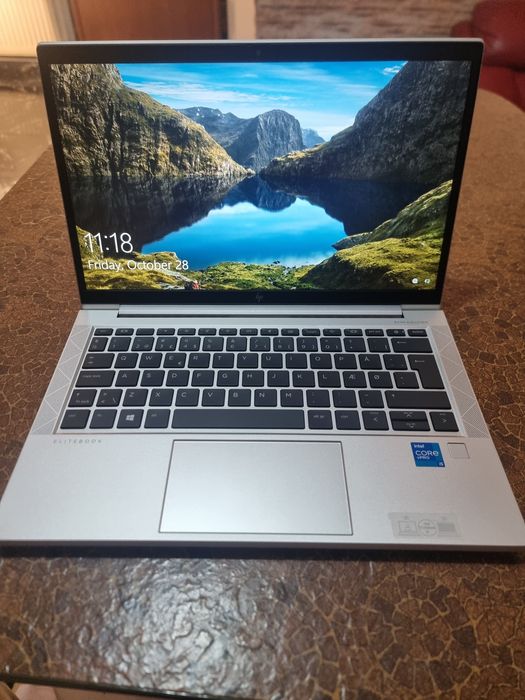 HP Elite Book 830 G8 4G LTE I5-1145G7 8gb Ram ,512 SSd