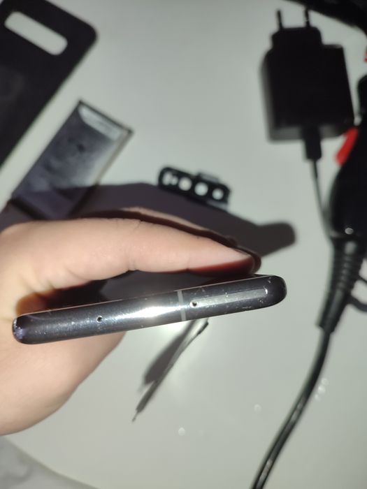samsung galaxy s10 Телефон упал в воду.