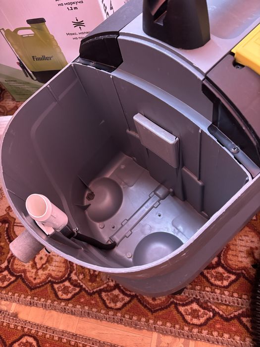 Karcher Puzzi 10/1 Professional Керхер машина за пране на мебели