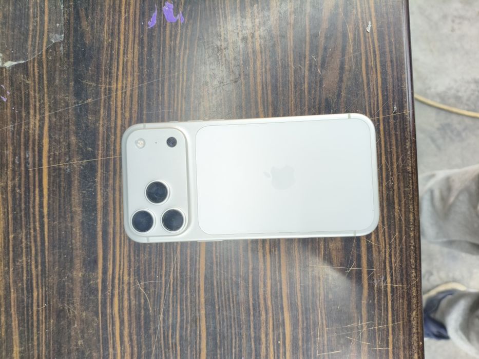 Apple 17 pro max 256 esim