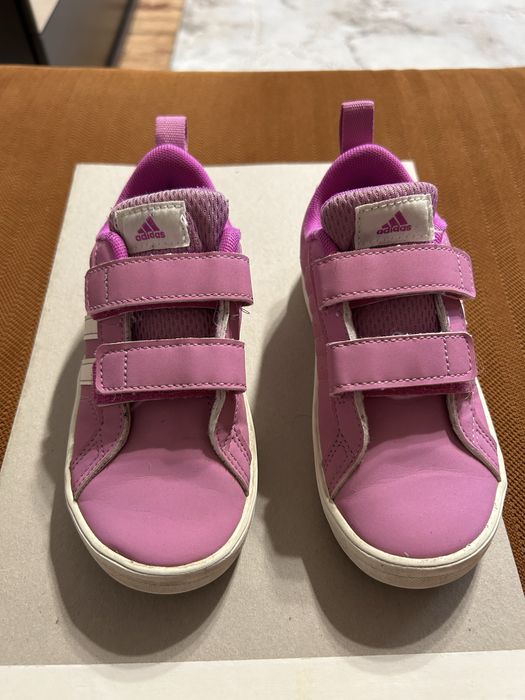 Adidasi copii Adidas roz marimea 26 stare foarte buna
