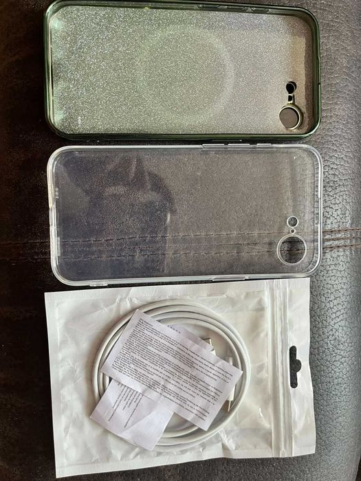 2 кейса за iPhone 17e + нов USB-C към USB-C кабел
