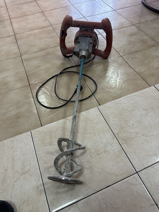 Миксер за строителни смеси