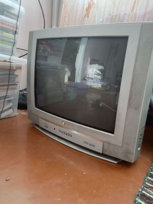 Продам телевизор LG