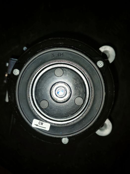 Vând compresor clima BMW F10 F11 F20 F30 F31 F15 F16 F01 F02 F03 F04