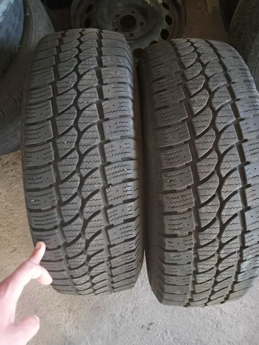 Vând set 4 cauciucuri 215/70 r 15 c