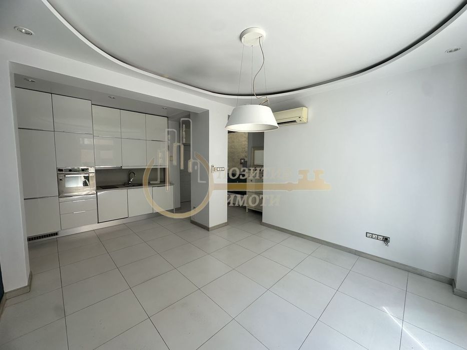 Дава се под наем Офис в София, Център - 120 кв.м за 1300 € - Снимка #2