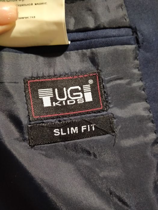 Продам костюм школьный.Производство Турция.