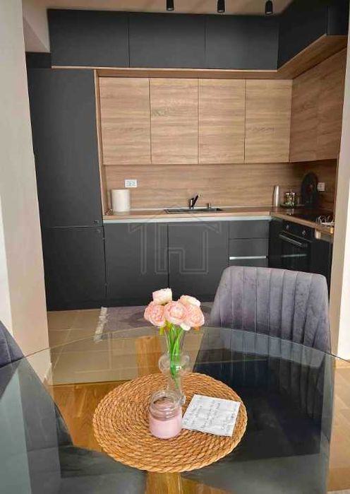 Дава се под наем Двустаен апартамент в Пловдив, Център - 56 кв.м за 290.7 € - Снимка #3