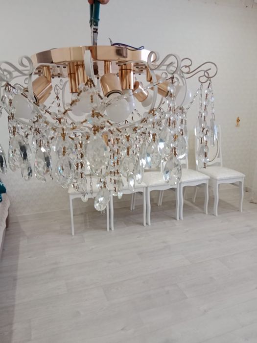 Продается люстра