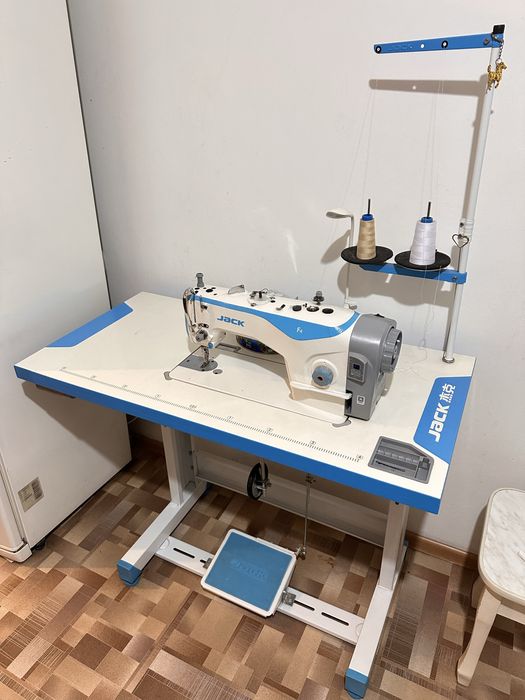 Промышленная швейная машина JACK F4
