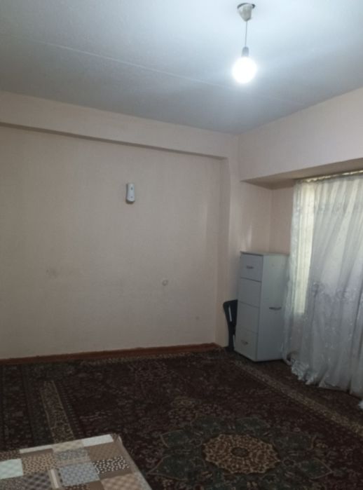 Srochna 2 xonali uy sotiladi