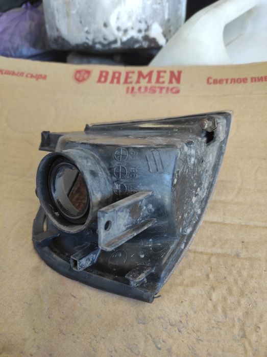 Продам поворотник ниссан