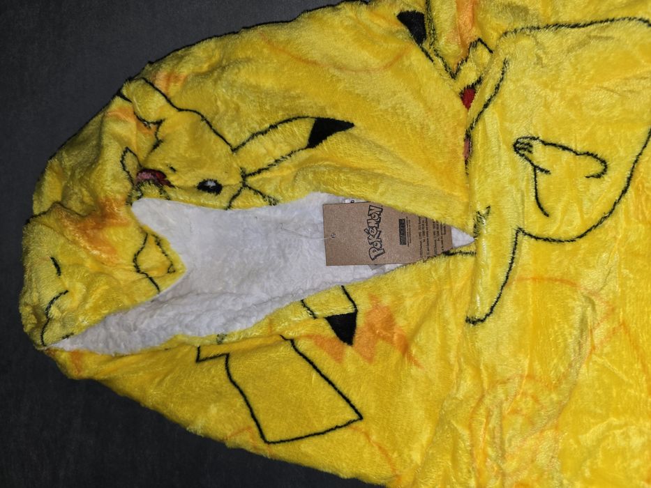 Детски тениски-Adidas ,Reeebok ,Халат на Pokemon