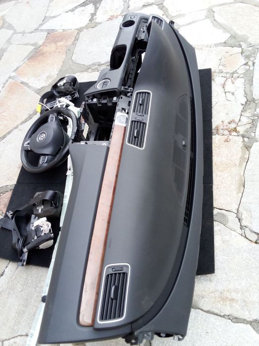 Арматурно табло Фолксваген Пасат Б7 VOLKSWAGEN Passat B7