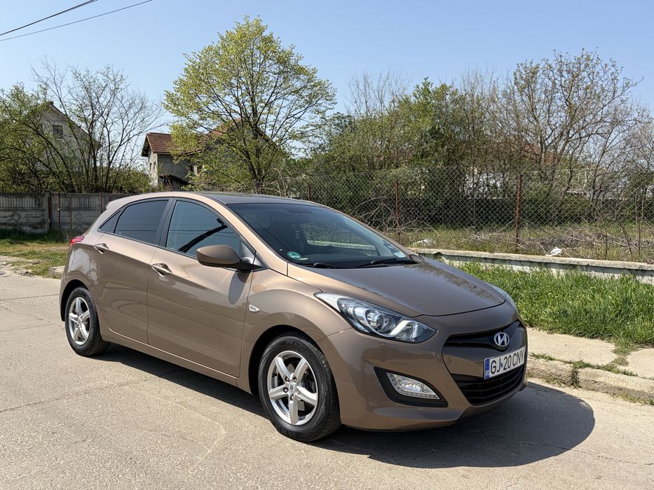 Hyundai i30 Facelift 1.4 diesel /lumini ambientale