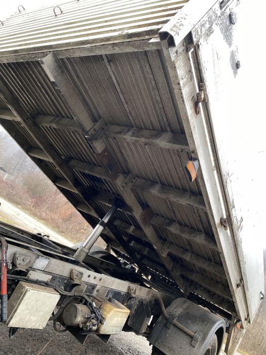 Алуминиева каросерия