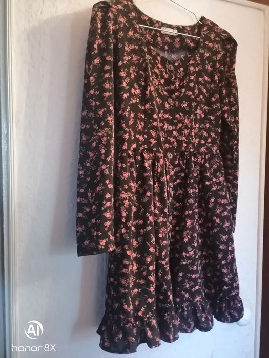 Модная женская платье.