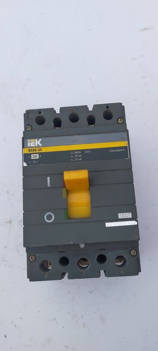 Автоматический выключатель IEK BA88-35