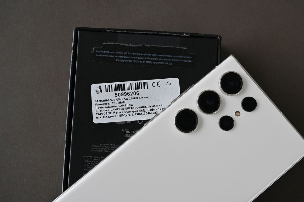 Samsung Galaxy S23 Ultra 256GB, бял – перфектно състояние