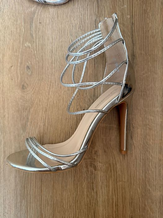 Дамски сребристи сандали от Shoe Aquarium