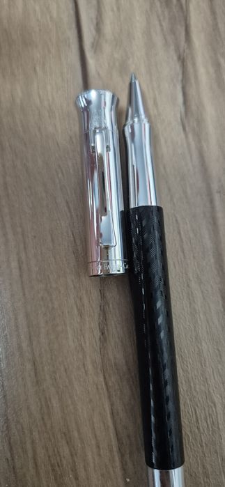 Pix Roller Graf von Faber-Castell colecția Guilloche, Negru/Argintiu