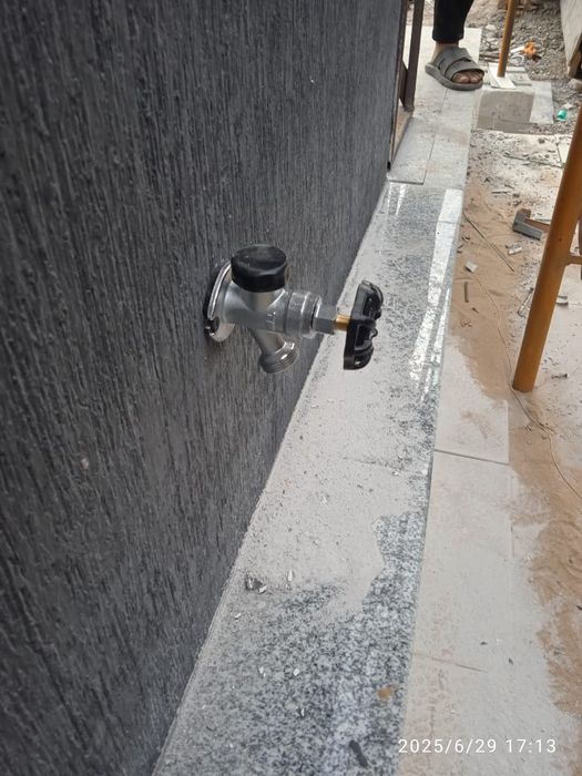 Сантехник. Кафельщик.