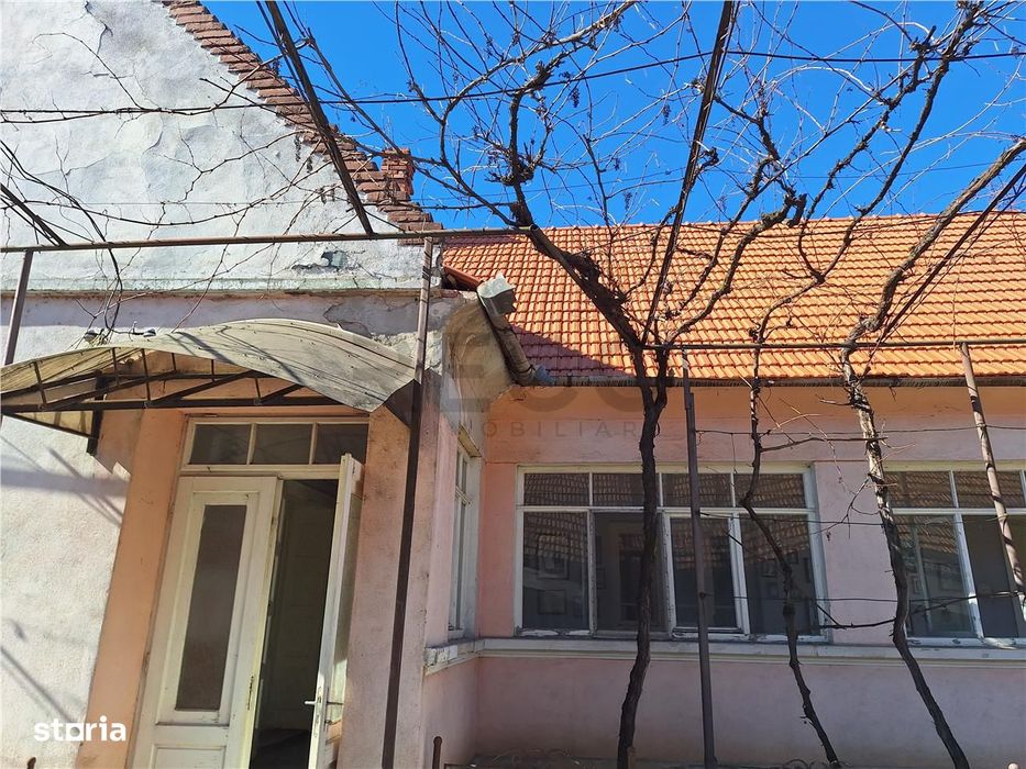 Reco, Casa cu   VAD Comercial, E60 Tinaud