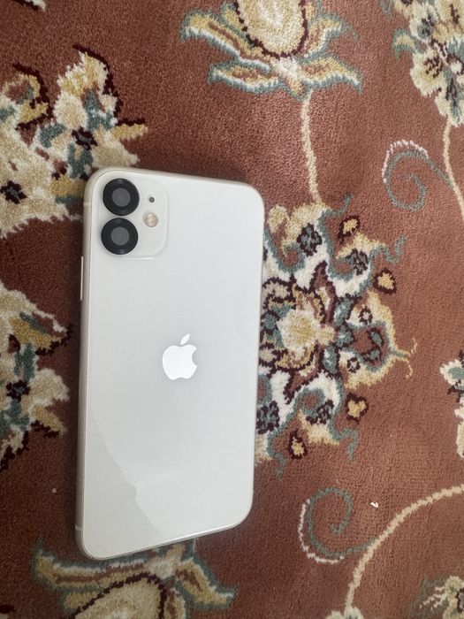 Айфон 11 в хорошем состоянии