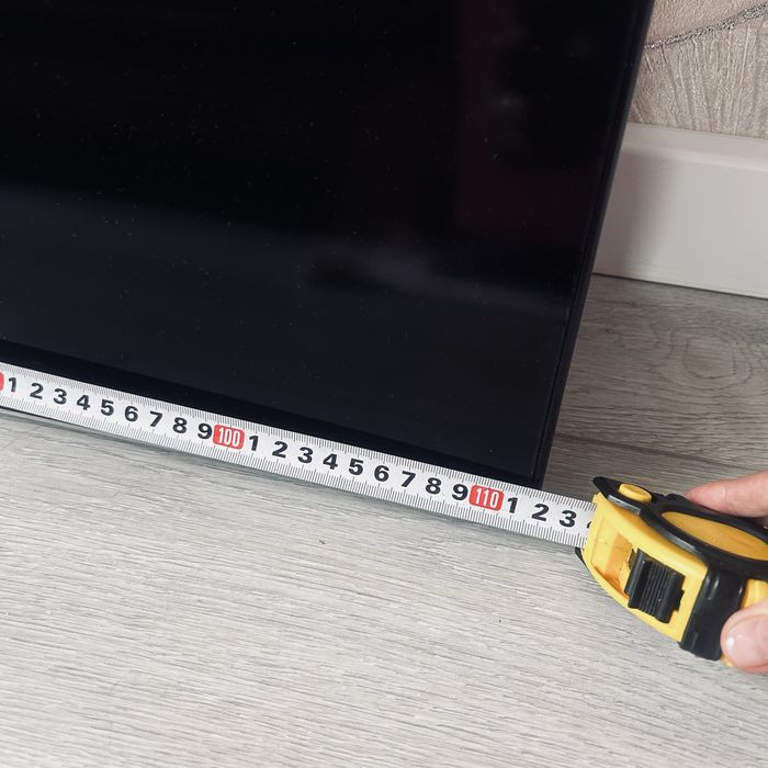 Телевизор  +  кранштейн