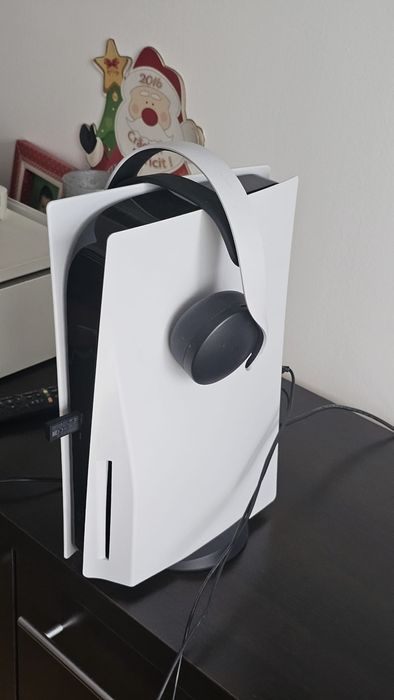 PlayStation 5 + căști PlayStation 5 și 12 jocuri