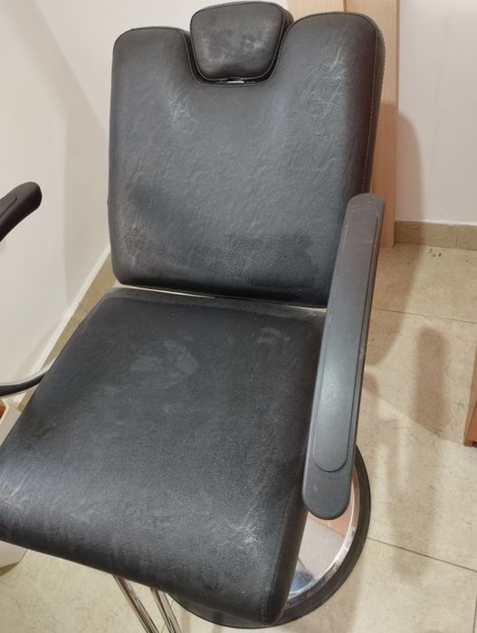 Продам кресло парикмахера