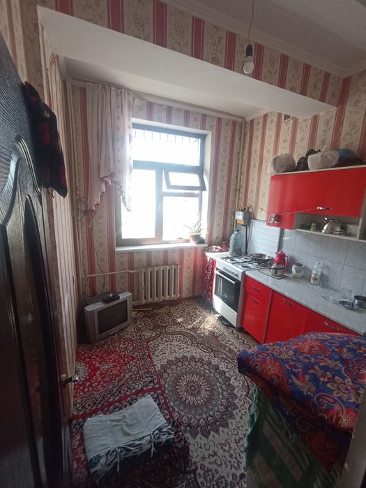 Navoiy shahar 23 maktab oldida
