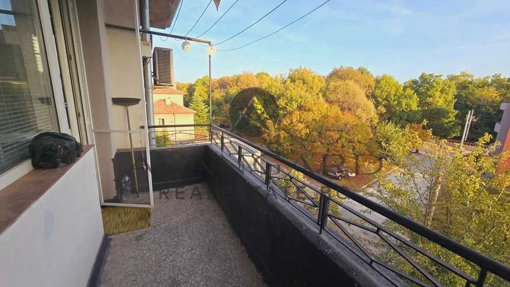 Продава се Многостаен апартамент в Пловдив, Христо Смирненски - 140 кв.м за 1443 €/кв.м - Снимка #11