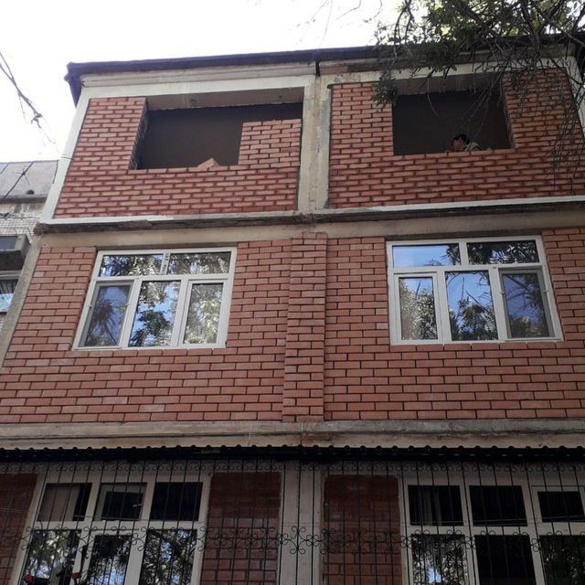Балконага ва Уйларга гишт териш хизмати