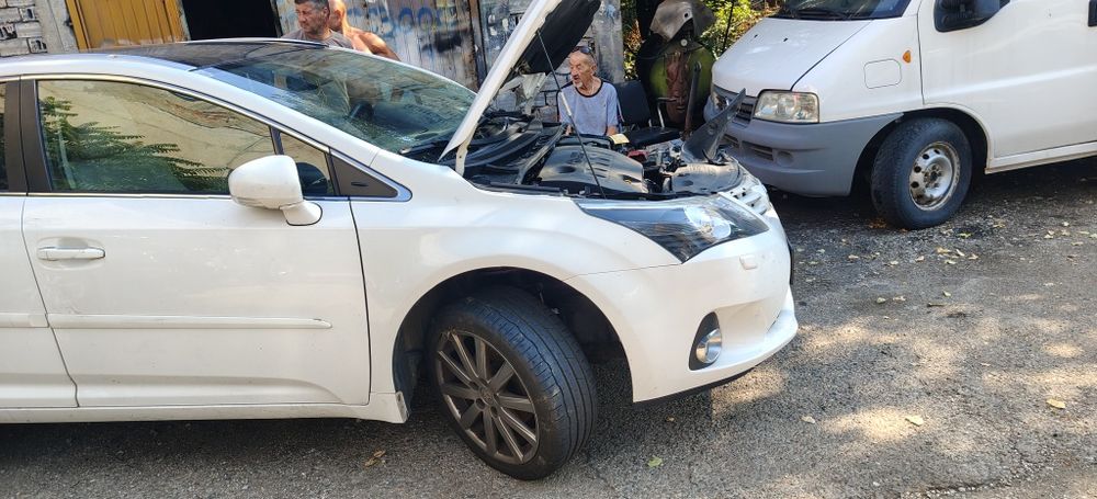 Toyota avensis 1.8 valve matic 147кс 108kw  2ZR за части