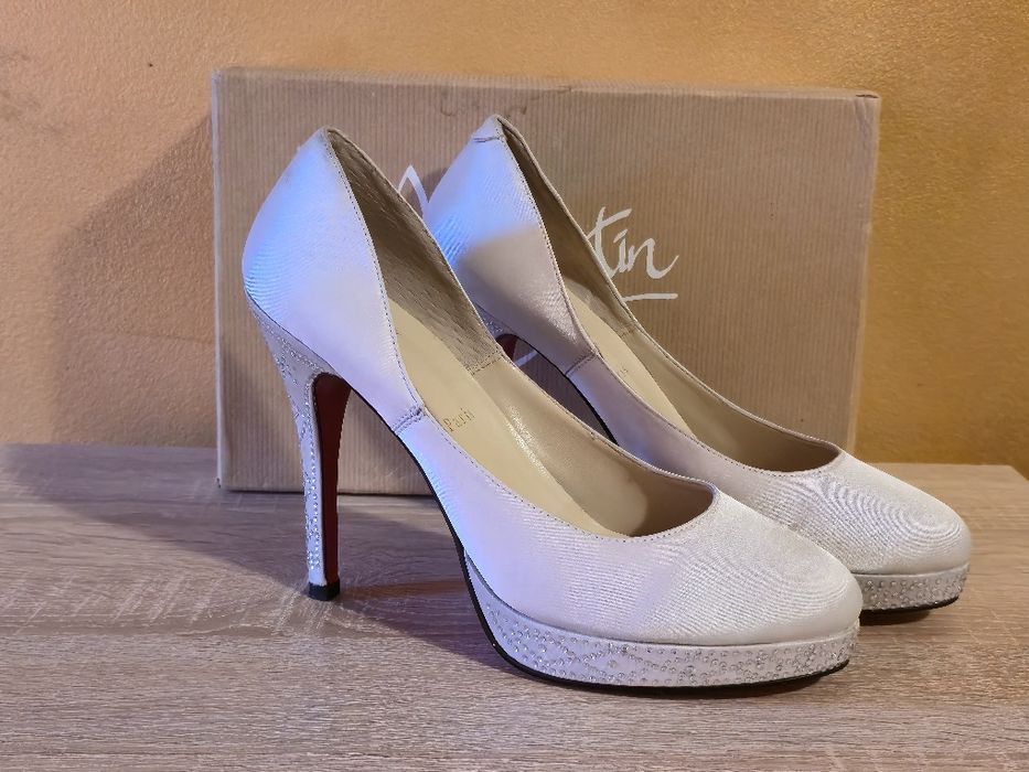 Christian Louboutin оригинални дамски обувки