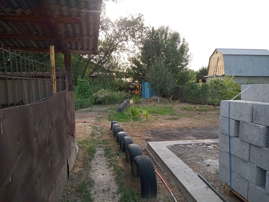 20 соток,два дома.