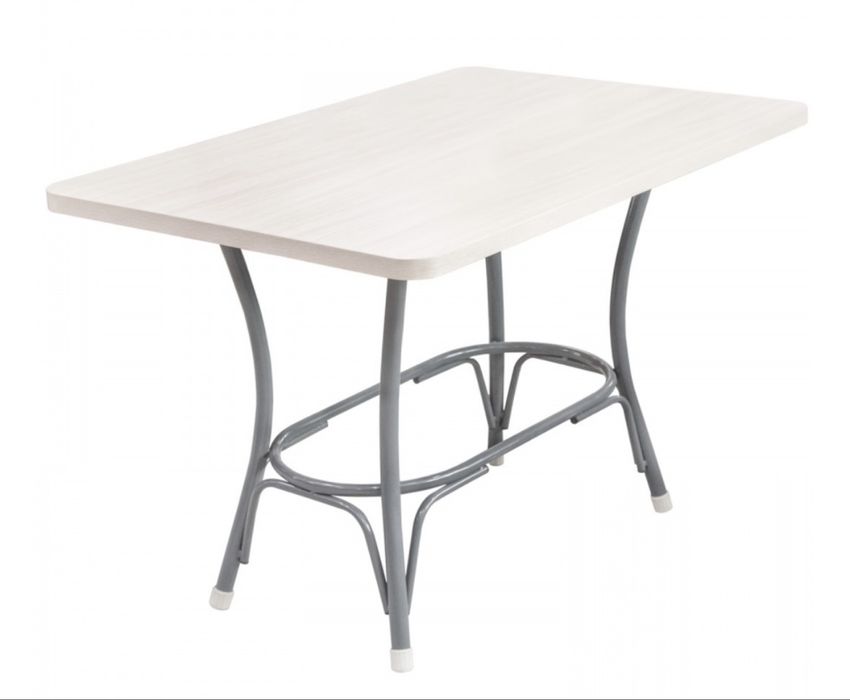 Стол коричневый в отличном состоянии