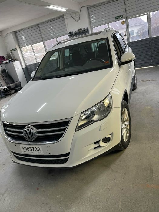 Volkswagen  Tiguan Van