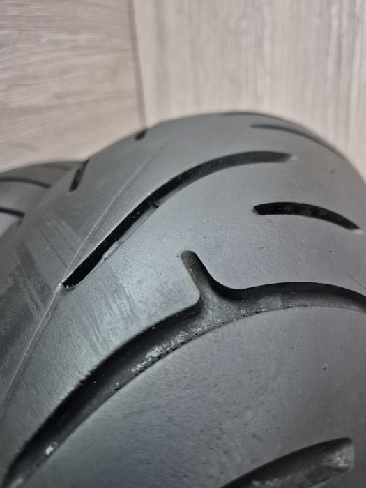 Set anvelope moto 120 70 17 cu 180 55 17 Bridgestone Bt023