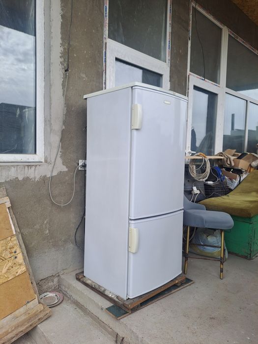 Продам холодильник