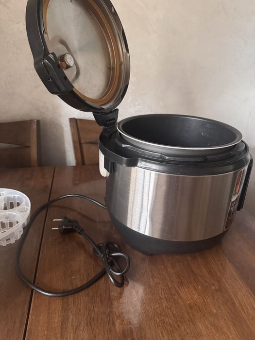 Мультиварка/скороварка redmond