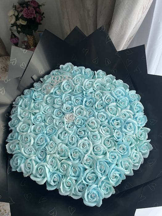 Buchet trandafiri sapun accesorii personalizat initiala stitch IEFTIN