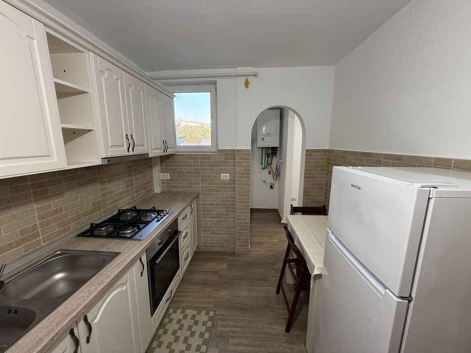 Vând apartament complet renovat și mobilat premium, etaj 3, direct proprietar