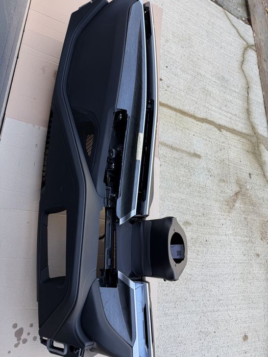 Plansa bord BMW seria  7 G70  impecabila