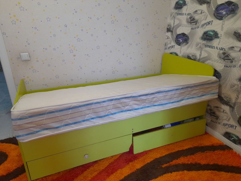 Балаларға арналған керует пен матырас