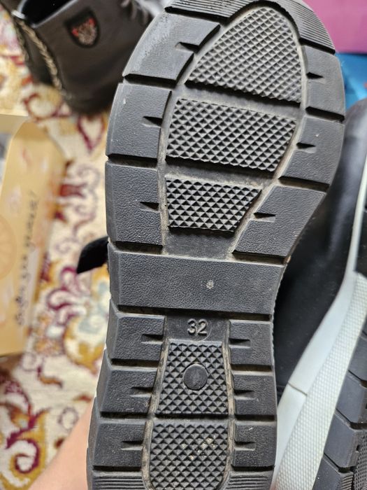 Продам туфельки для девочки