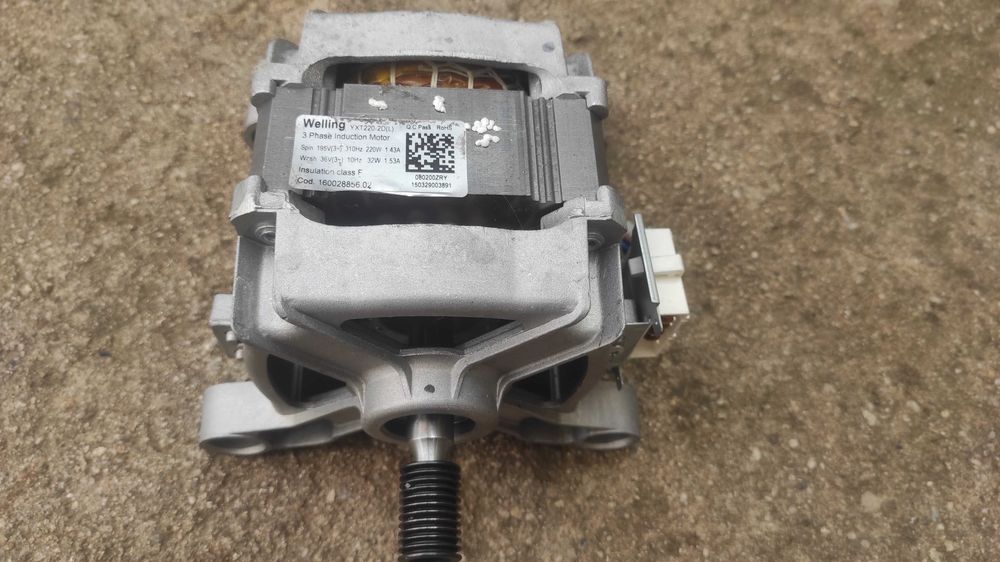 Пералня Аристон, Ariston 9кг. ,WML 902 на части