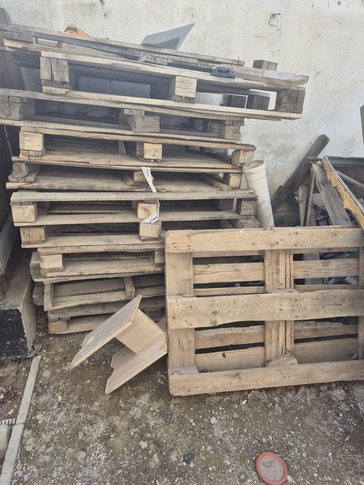 Поддоны срочно в одни руки